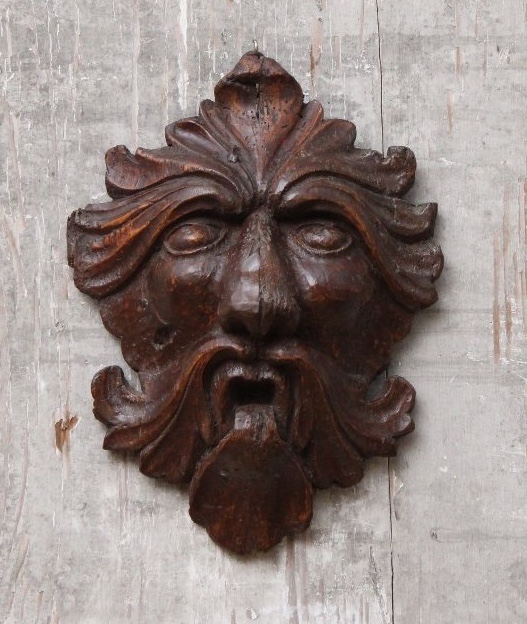  Mascaron "leafy Mask" In Carved Wood, 17th Century