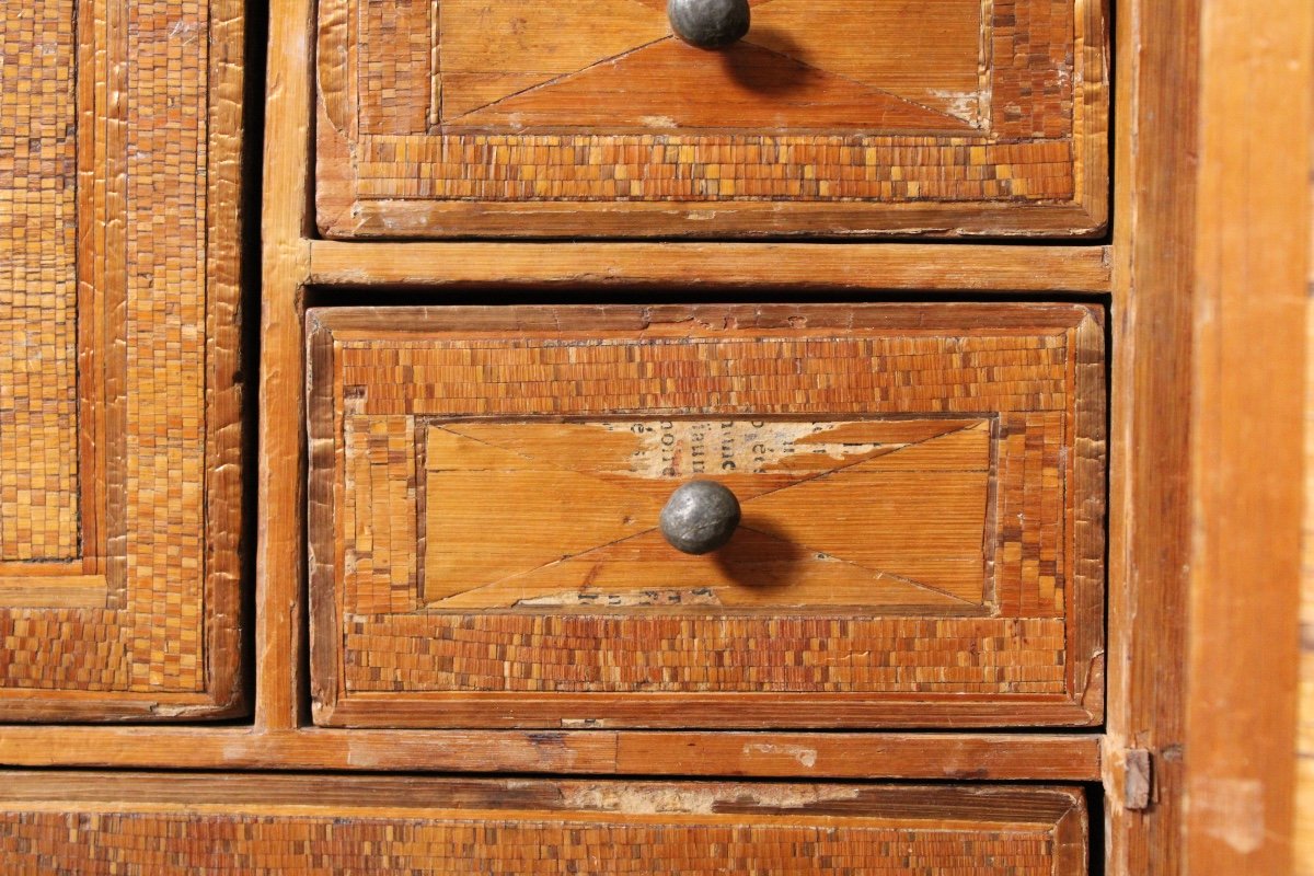 Cabinet en marqueterie de paille, travail du XVIIIème siècle. -photo-4