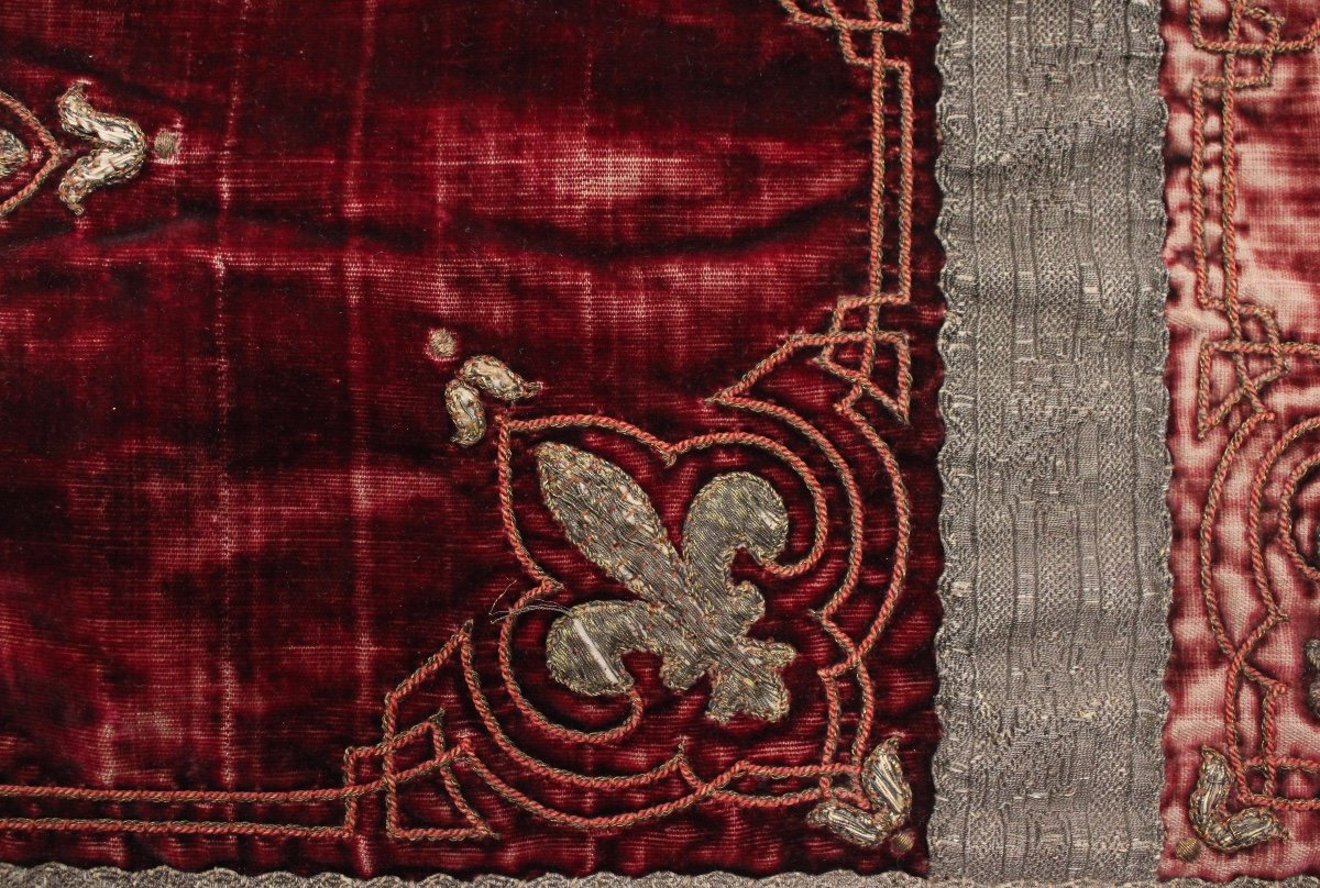 Tapis de table, velours de soie, broderies et passementeries fils dorés, XIXème siècle-photo-1