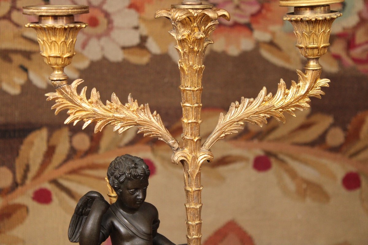 Paire de candélabres à trois lumières orné d'un Cupidon, bronze doré et patiné, XIXème siècle -photo-4