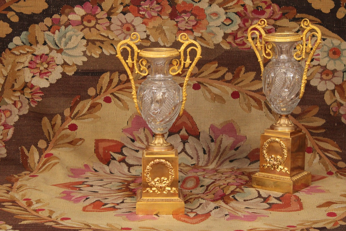 Paire de vases en cristal monté sur socle en bronze doré, XIXème siècle. -photo-2