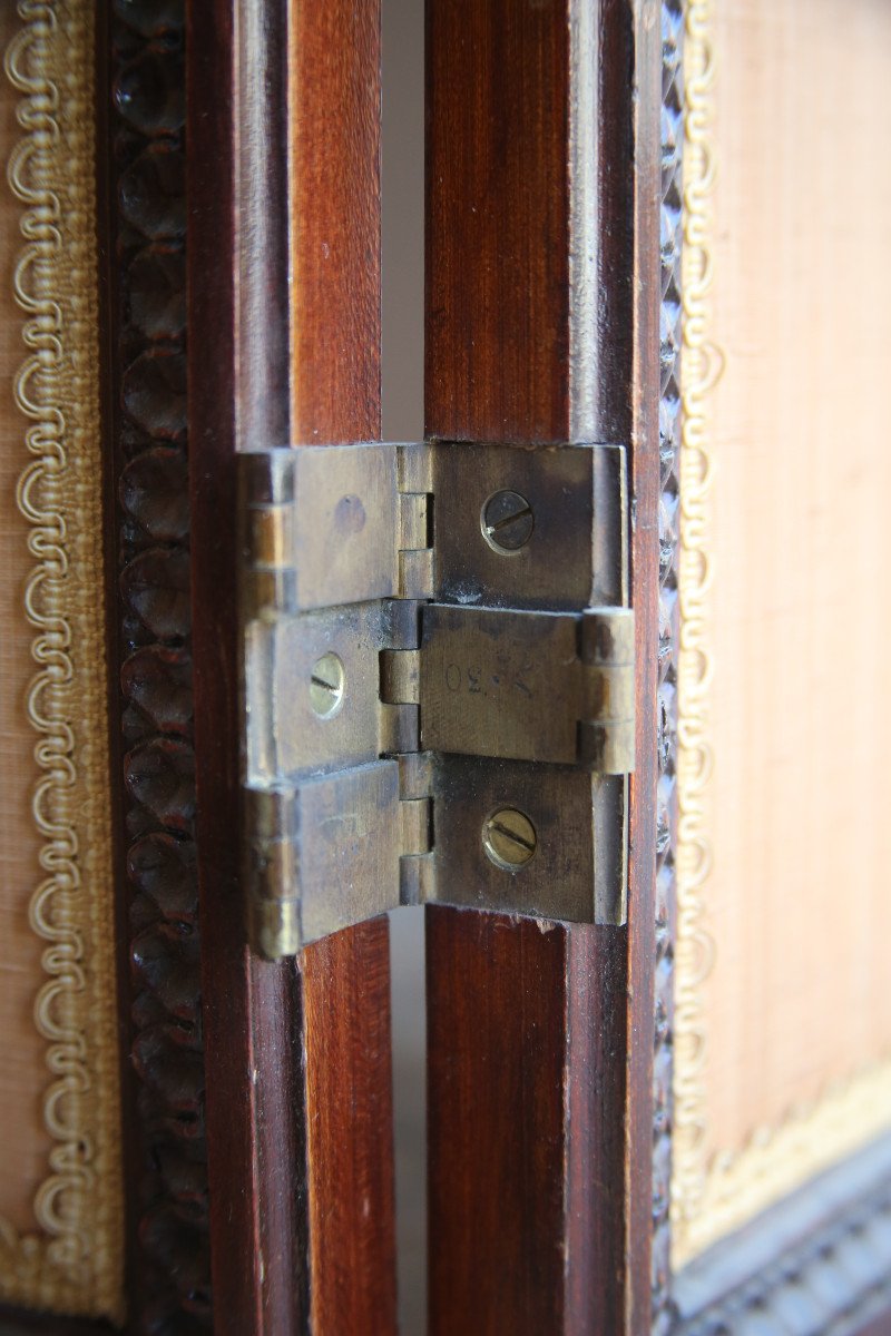 Screen In Carved And Tinted Beech Like Louis XVI Style Mahogany.-photo-5