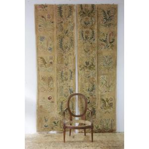  Lés textiles tapisserie et broderies sur velours de soie, XVIIIè
