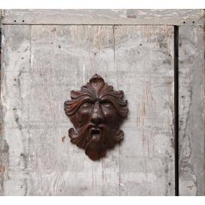  Mascaron "leafy Mask" In Carved Wood, 17th Century