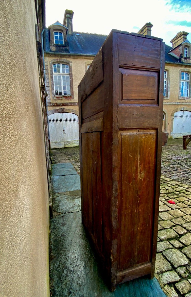 Country Bonnetière In Solid Oak / Manchoise Production Louis XIV Period. Seventeenth Century-photo-2