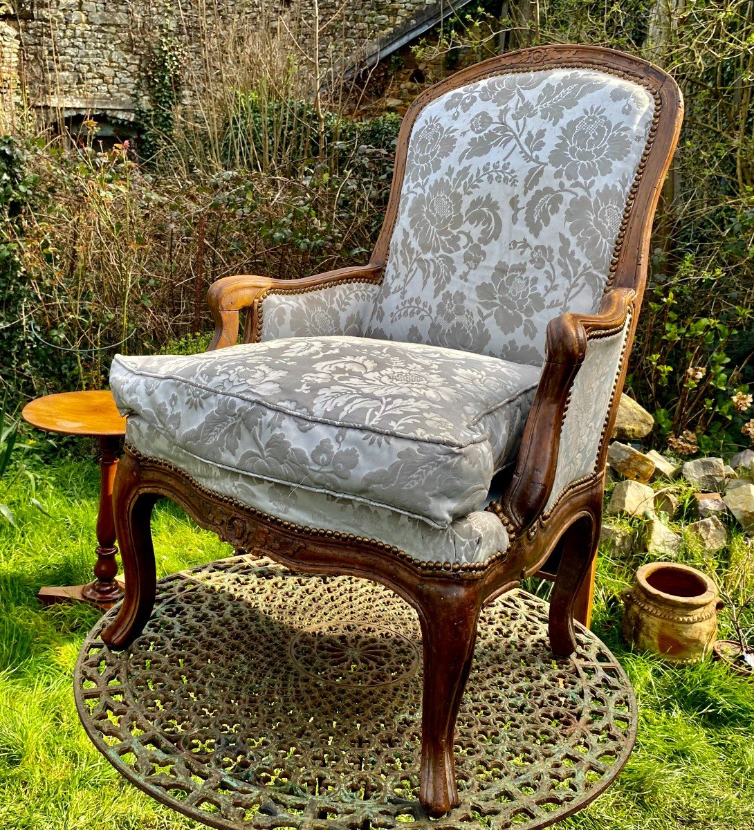 Fauteuil Bergère Gondole Moulurée Et Sculptée. Epoque Louis XV En Bois Naturel . XVIII E Siècle-photo-4