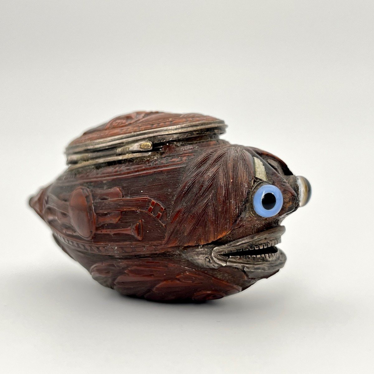 Chimerical Animal Snuff Box With Glass Eyes In Carved Boxwood 19th Century-photo-3