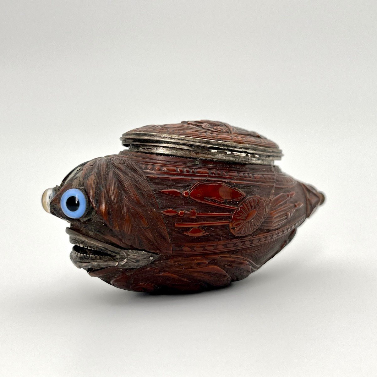 Chimerical Animal Snuff Box With Glass Eyes In Carved Boxwood 19th Century-photo-2