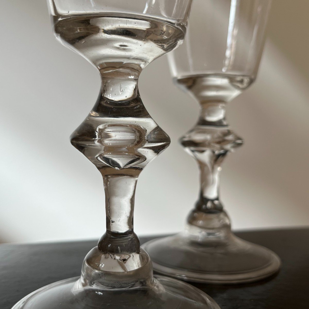 Deux grands verres bourguignons en verre soufflé du XVIIIe siècle 18e-photo-4