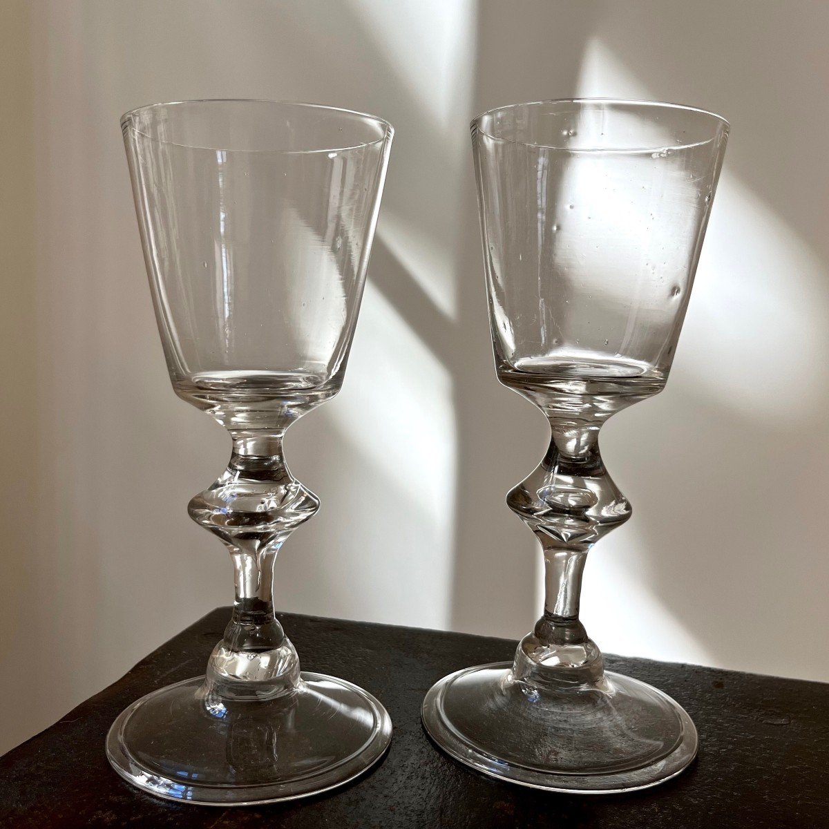 Proantic Two Large Burgundian Glasses In Blown Glass From The 18th Ce 