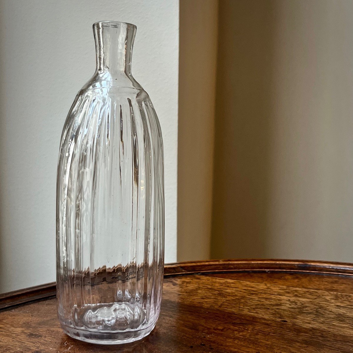 Small Ribbed Blown Glass Bottle, Late 18th Or Early 19th Century-photo-3