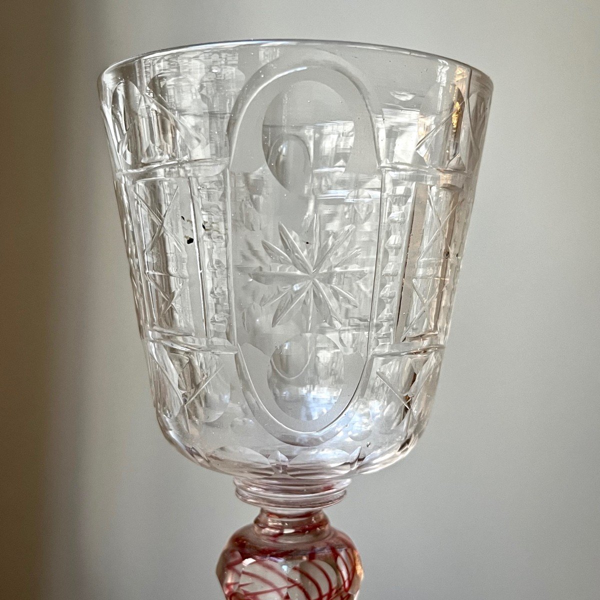 Large Glass Or Pokal In Cut Glass With Red Filigree, Bohemia - Silesia, 18th Century 18th-photo-2