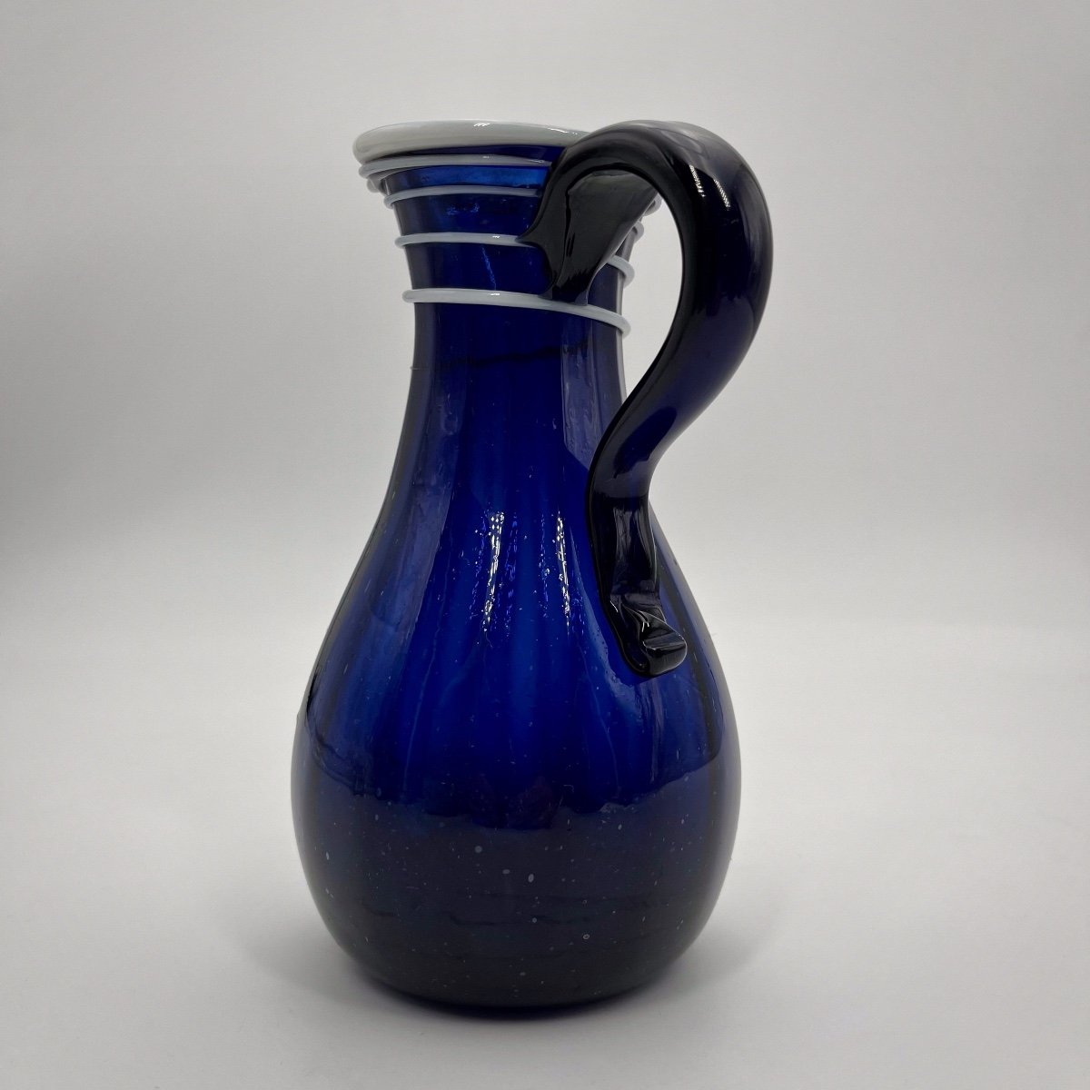 Norman Pitcher In Cobalt Blue Glass Decorated With White Threads 18th Century Normandy 18th-photo-2