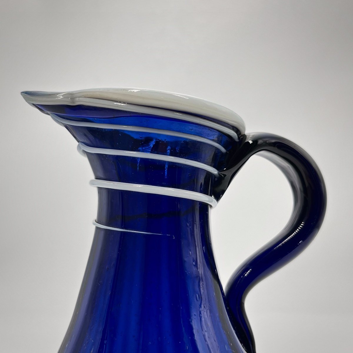 Norman Pitcher In Cobalt Blue Glass Decorated With White Threads 18th Century Normandy 18th-photo-3