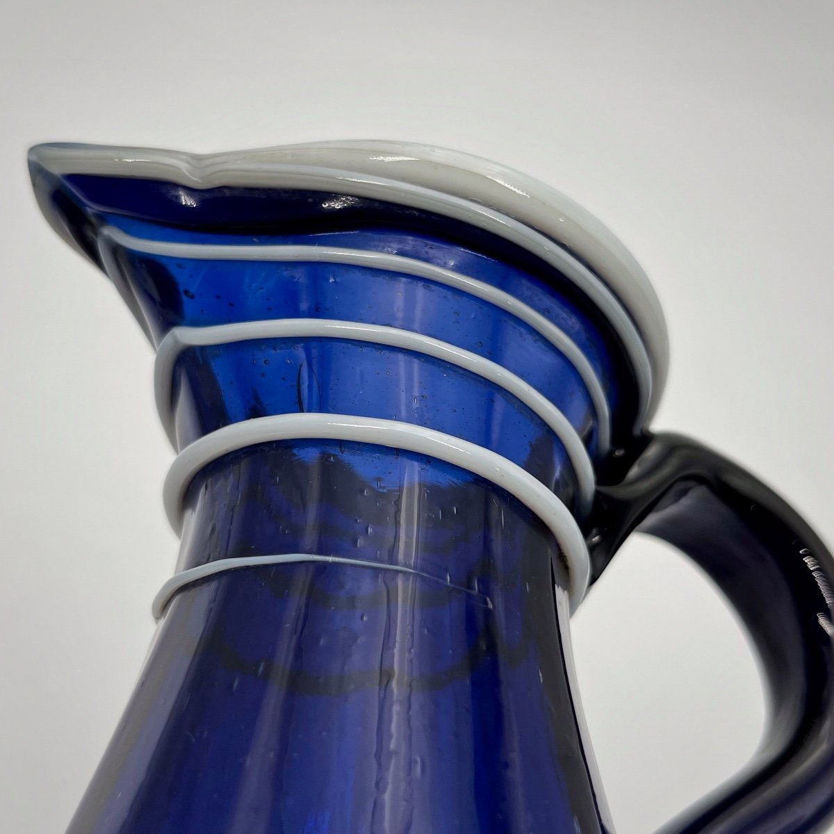 Norman Pitcher In Cobalt Blue Glass Decorated With White Threads 18th Century Normandy 18th-photo-6