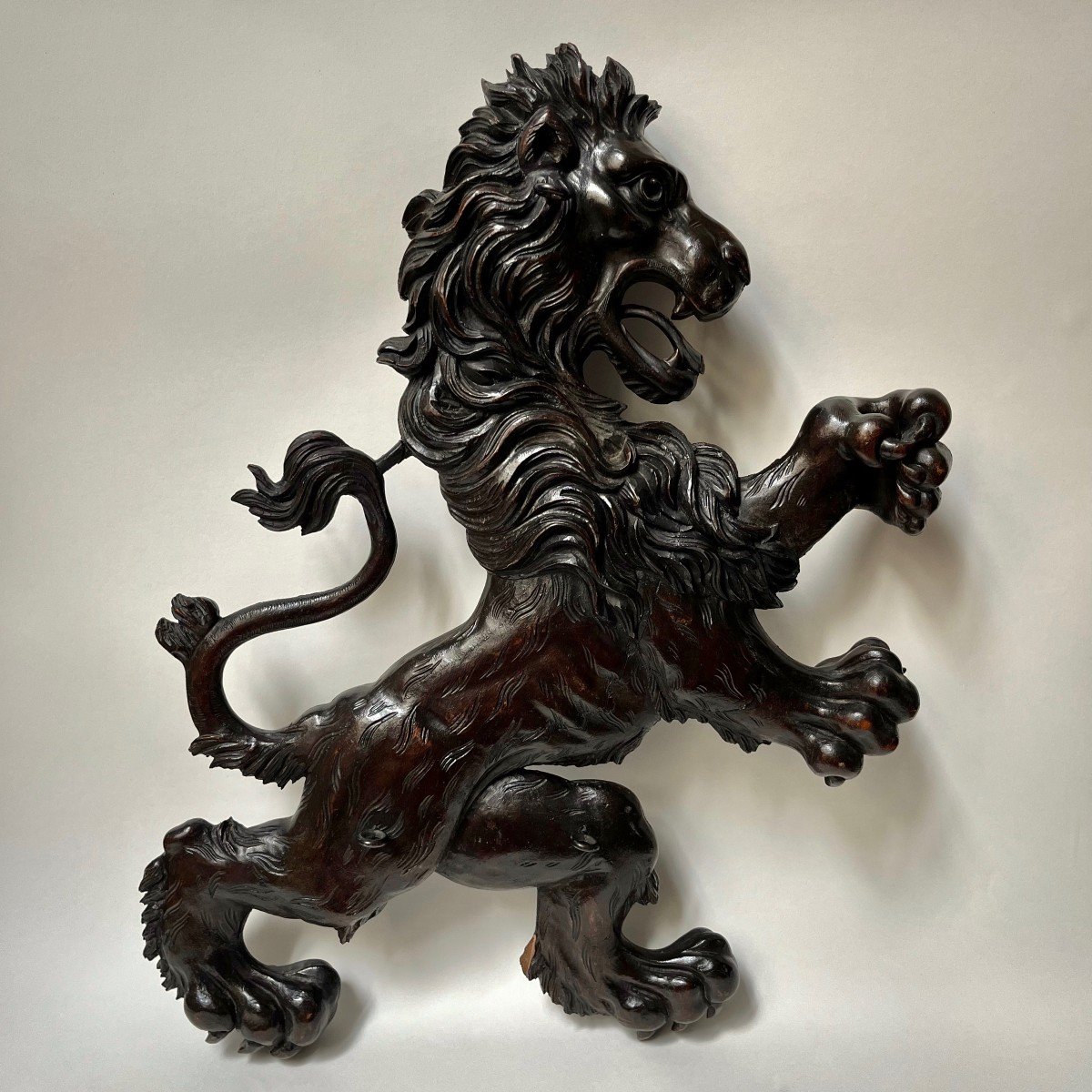 Heraldic Lion In Carved Wood, Old Store Sign 19th Century 19th-photo-3