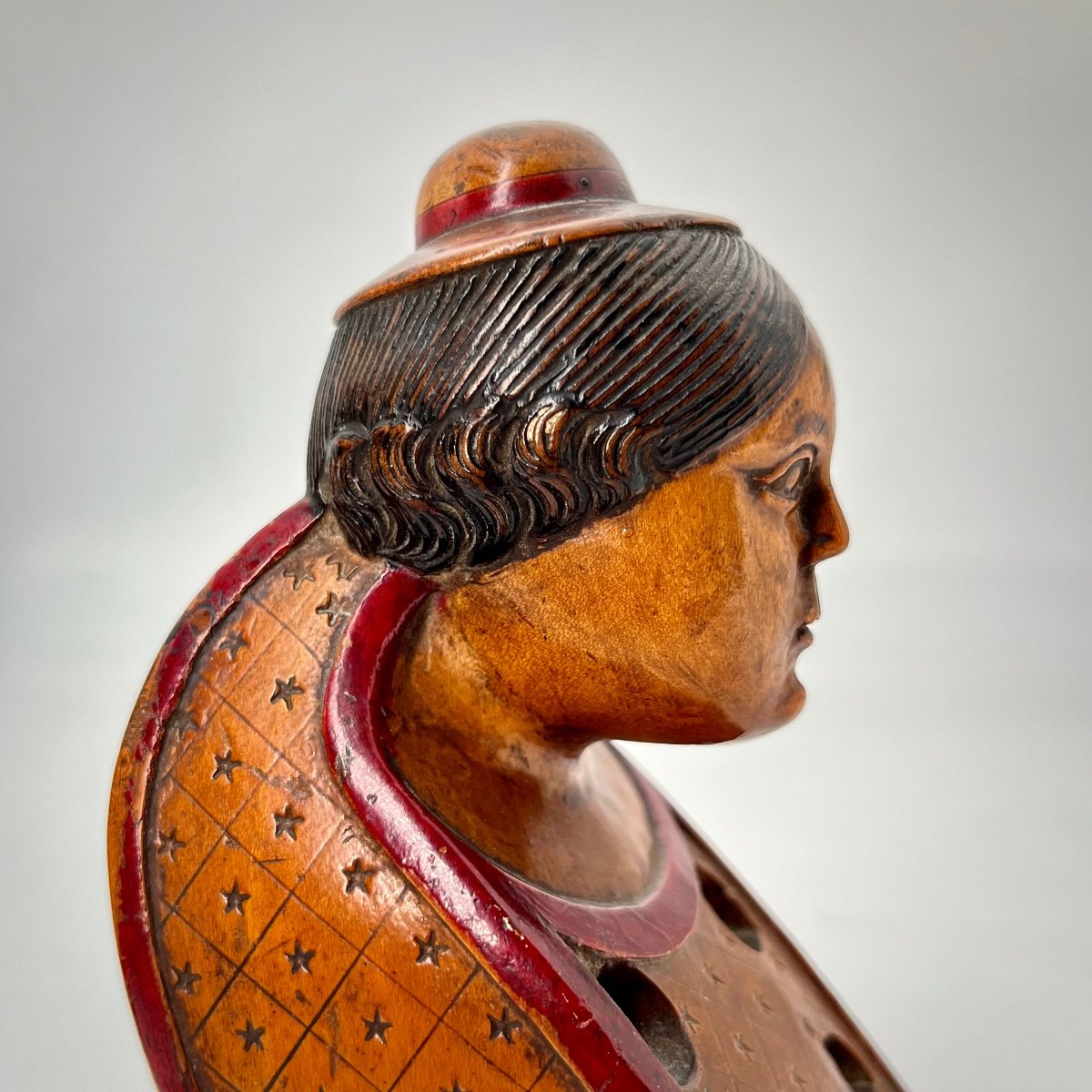 Hurdy-gurdy Pegboard With Sculpture Of A Woman's Head In Wood 19th Century Popular Art 19th 