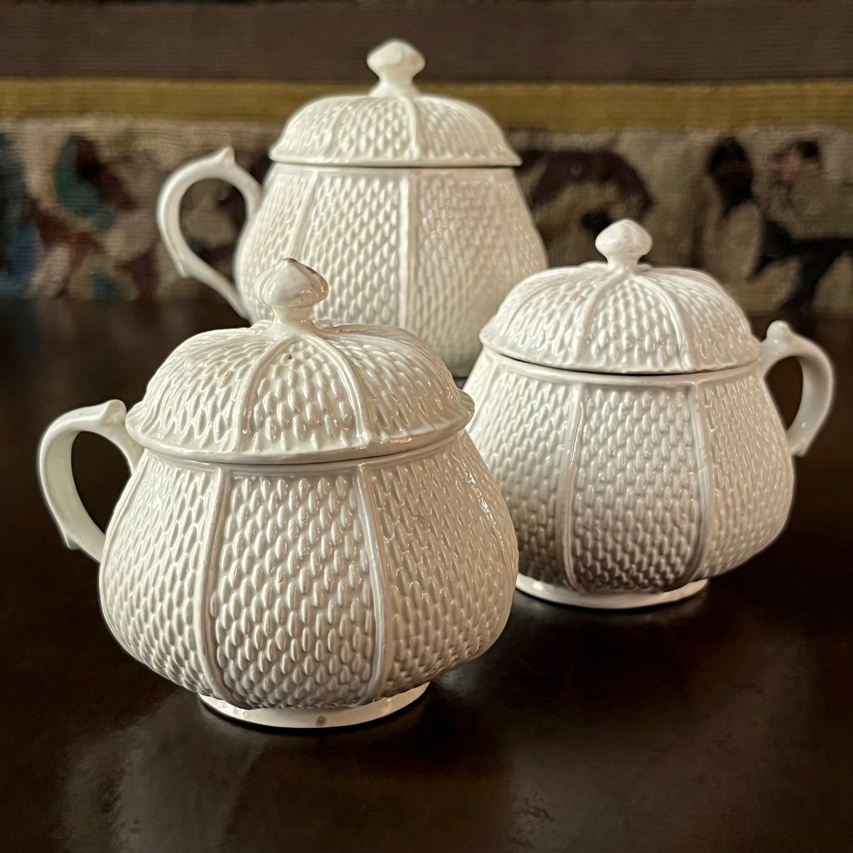 Three Fine Earthenware Cream Pots From Pont Aux Choux Paris 18th Century Rice Grain Pattern 18th-photo-1