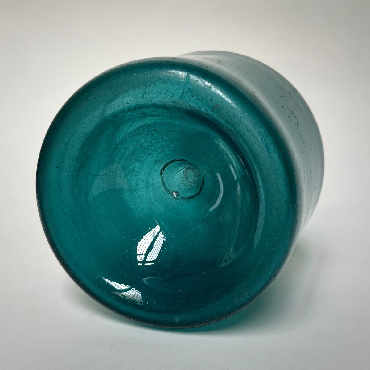 Bouteille de la Gr&eacute;signe en verre souffl&eacute; bleu vert  XVIIIe si&egrave;cle 18e-photo-4