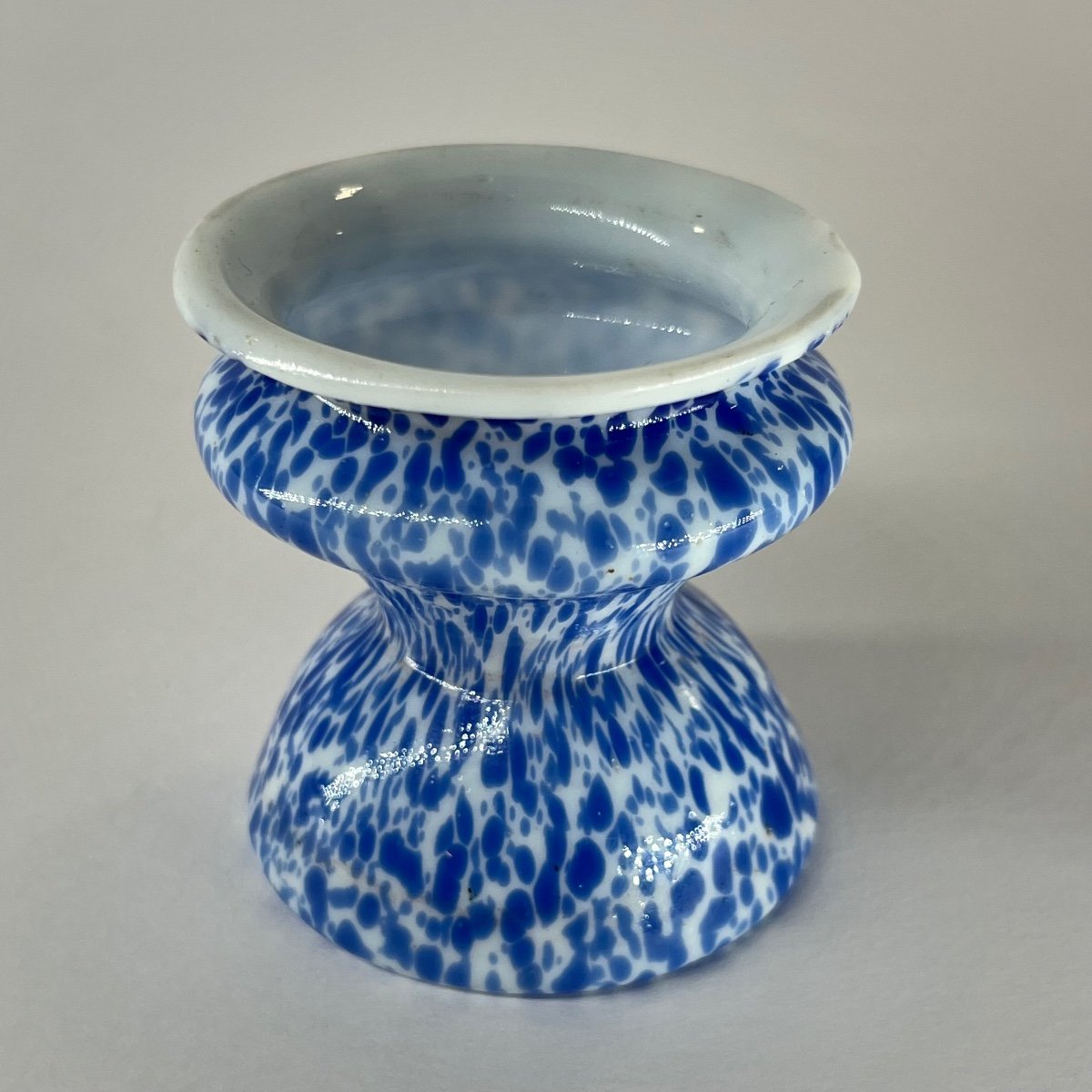 Saleron en verre opalin à décor moucheté XVIIIe siècle salière blanc bleu 18e-photo-6