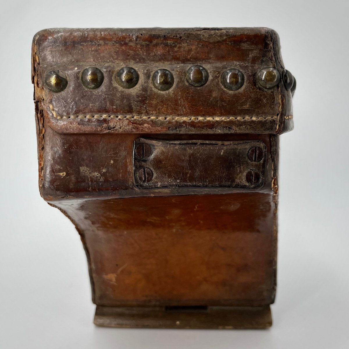 Curious Leather Box With Studs From The End Of The 18th Century - Beginning Of The 19th Century, 18th Century Chest, 19th Century Case-photo-4