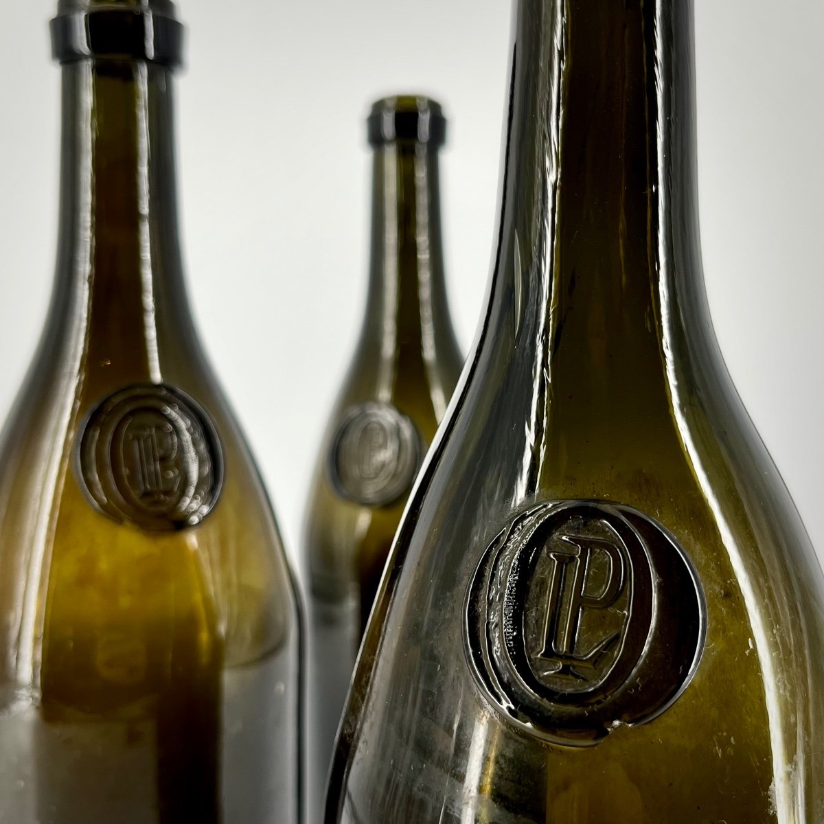 Three Glass Bottles With Lpo Seal From The Cellar Of Louis Philippe d'Orléans, 19th Century-photo-2