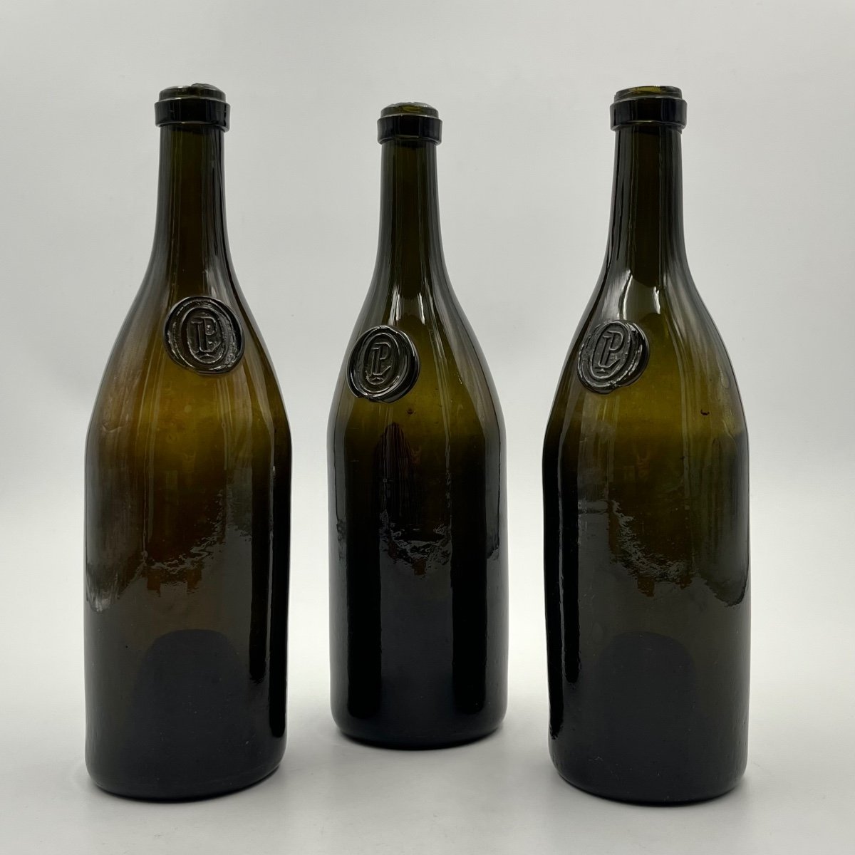 Three Glass Bottles With Lpo Seal From The Cellar Of Louis Philippe d'Orléans, 19th Century-photo-4