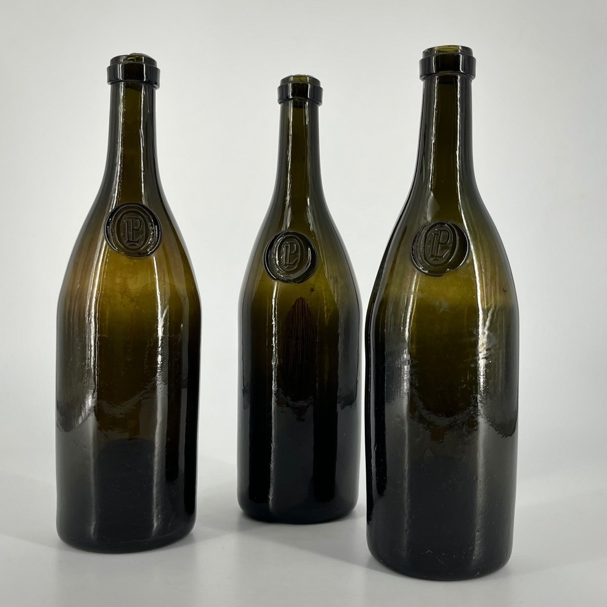 Three Glass Bottles With Lpo Seal From The Cellar Of Louis Philippe d'Orléans, 19th Century-photo-4