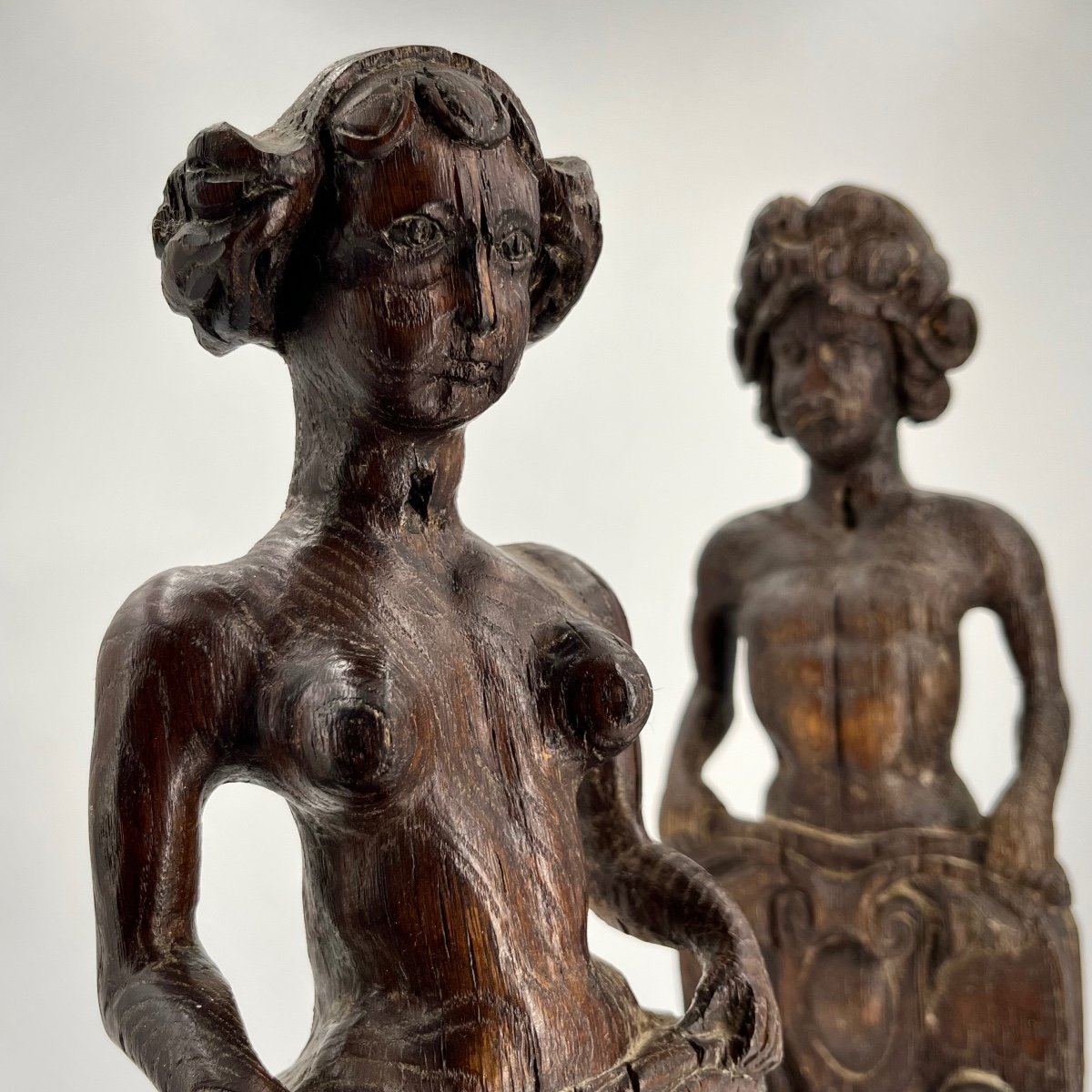 Deux personnages en bois sculpté XVIIe siècle homme et femme haute époque 17e-photo-3