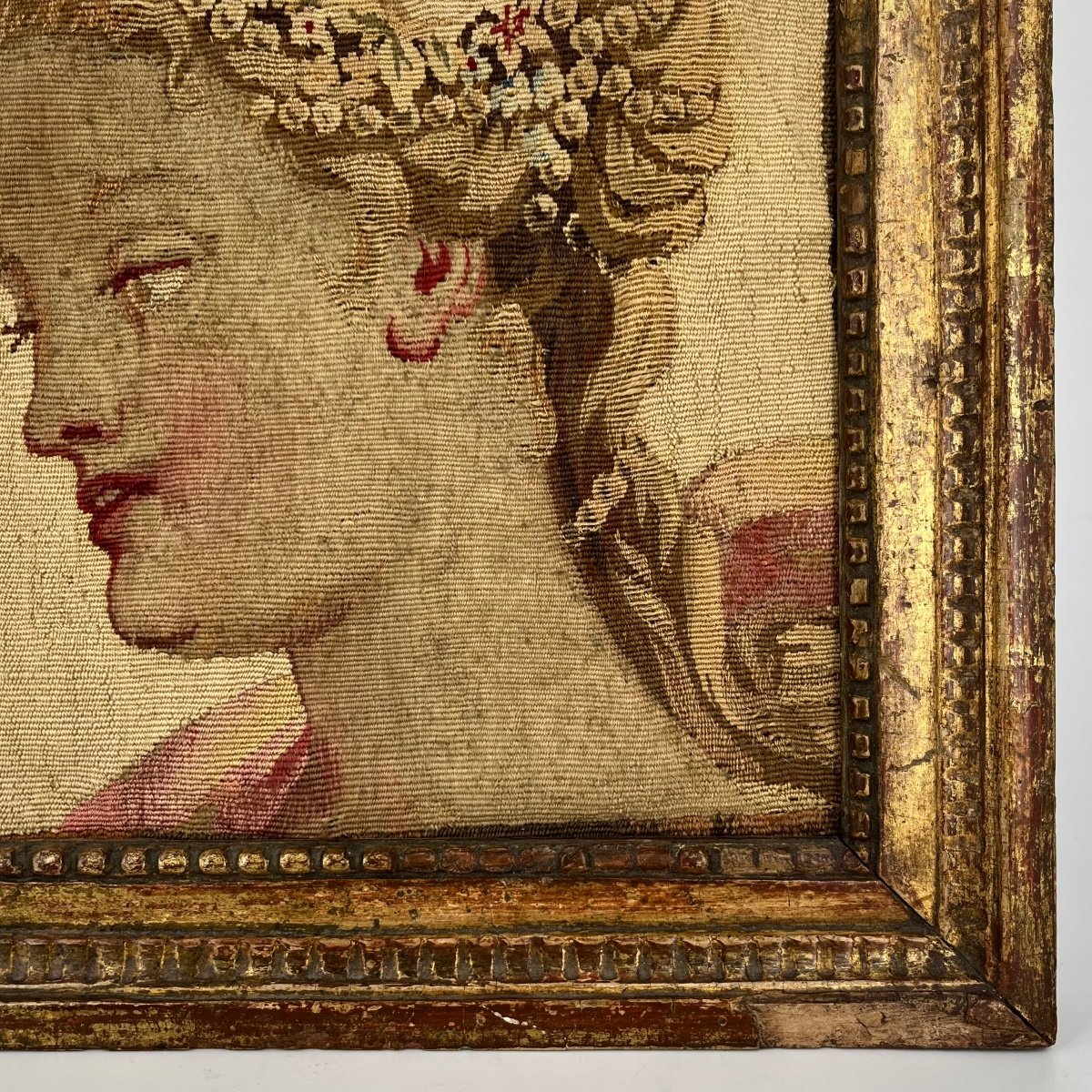 Visage de femme, fragment de tapisserie encadré XVIIe - XVIIIe siècle-photo-1