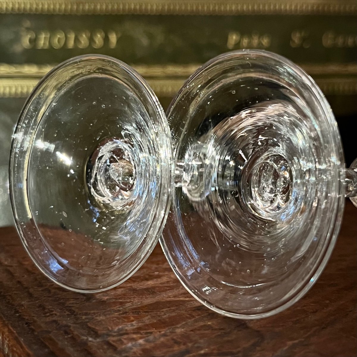 Paire de verres soufflés de Liège à coupes gaufrées à nid d'abeille, XVIIIe siècle 18e-photo-1