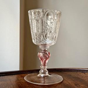 Grand verre ou pokal en verre taillé à filigrane rouge, Bohême - Silésie, XVIIIe siècle 18e