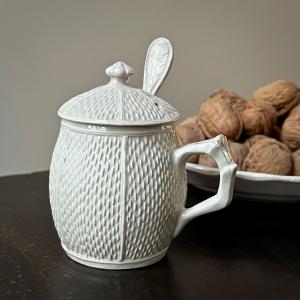 Mustard Pot And Its Spoon In Fine Earthenware From Pont Aux Choux, Paris, 18th Century 18th