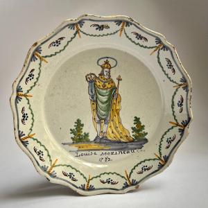 Nevers - Saint Louis -  assiette patronymique en faïence datée 1782 XVIIIe siècle 18e