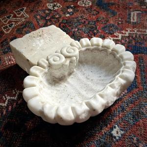 18th-19th Century Marble Shell-shaped Gadrooned Holy Water Font