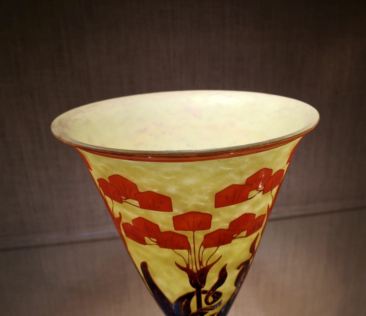 Schneider, Le Verre Français, Vase With “amourettes” Decor -photo-3