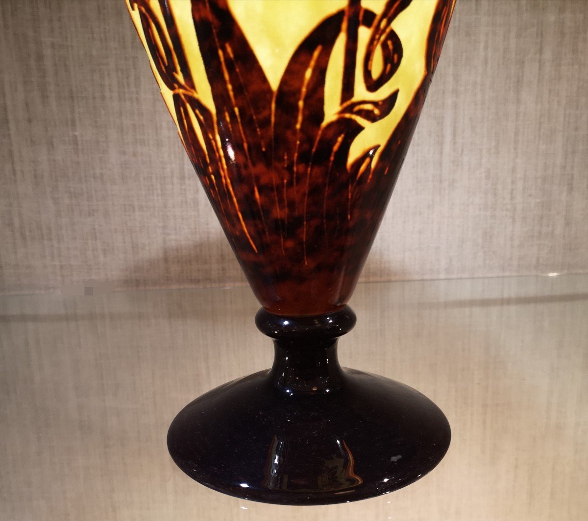 Schneider, Le Verre Français, Vase With “amourettes” Decor -photo-3