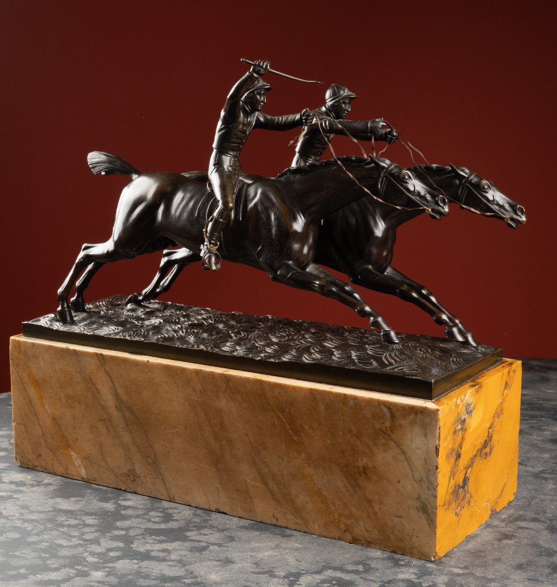 Bronze Représentant Des Jockeys Vers 1830-photo-1