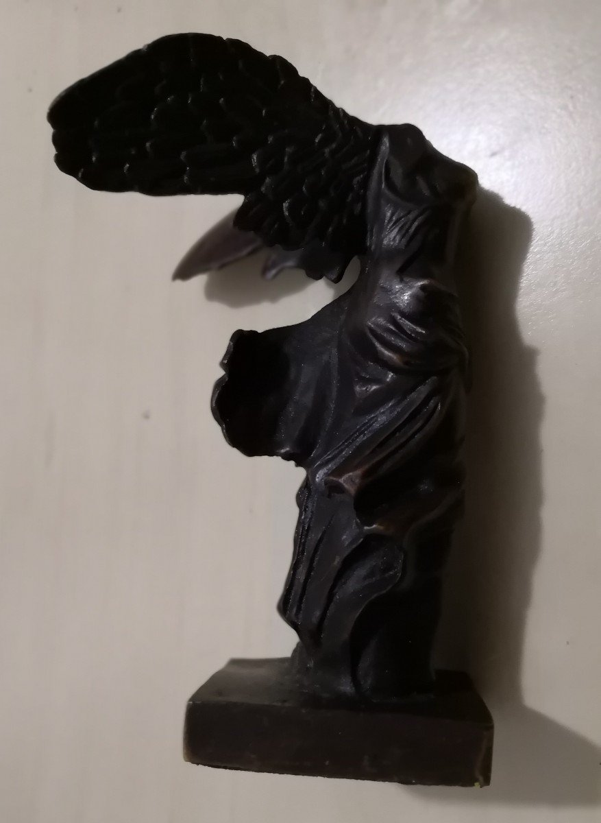 Sculpture en Bronze d'une reproduction de la " Victoire de Samothrace "-photo-3