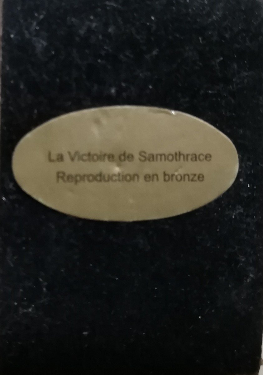 Sculpture en Bronze d'une reproduction de la " Victoire de Samothrace "-photo-2