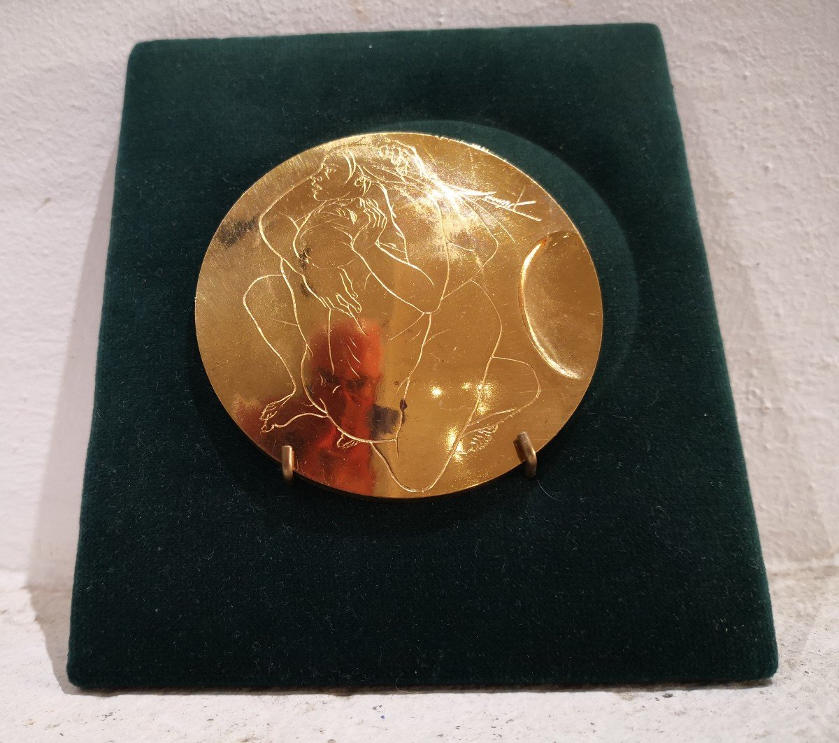 Pierre-yves Trémois (1921-2020) -médaille En Bronze Doré - Intitulée "couple Enlacé"-photo-2