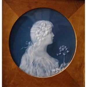 Camille Tharaud (1878-1956) Limoges - Médaillon En Porcelaine