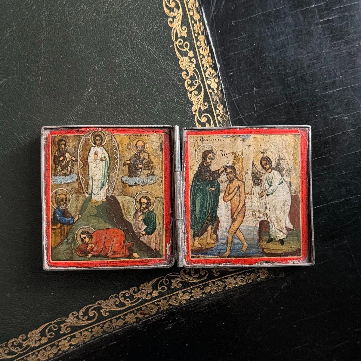 Très Joli Diptyque En Argent Tempera Sur Bois Figurant La Résurrection Et Le Baptême Du Christ-photo-3