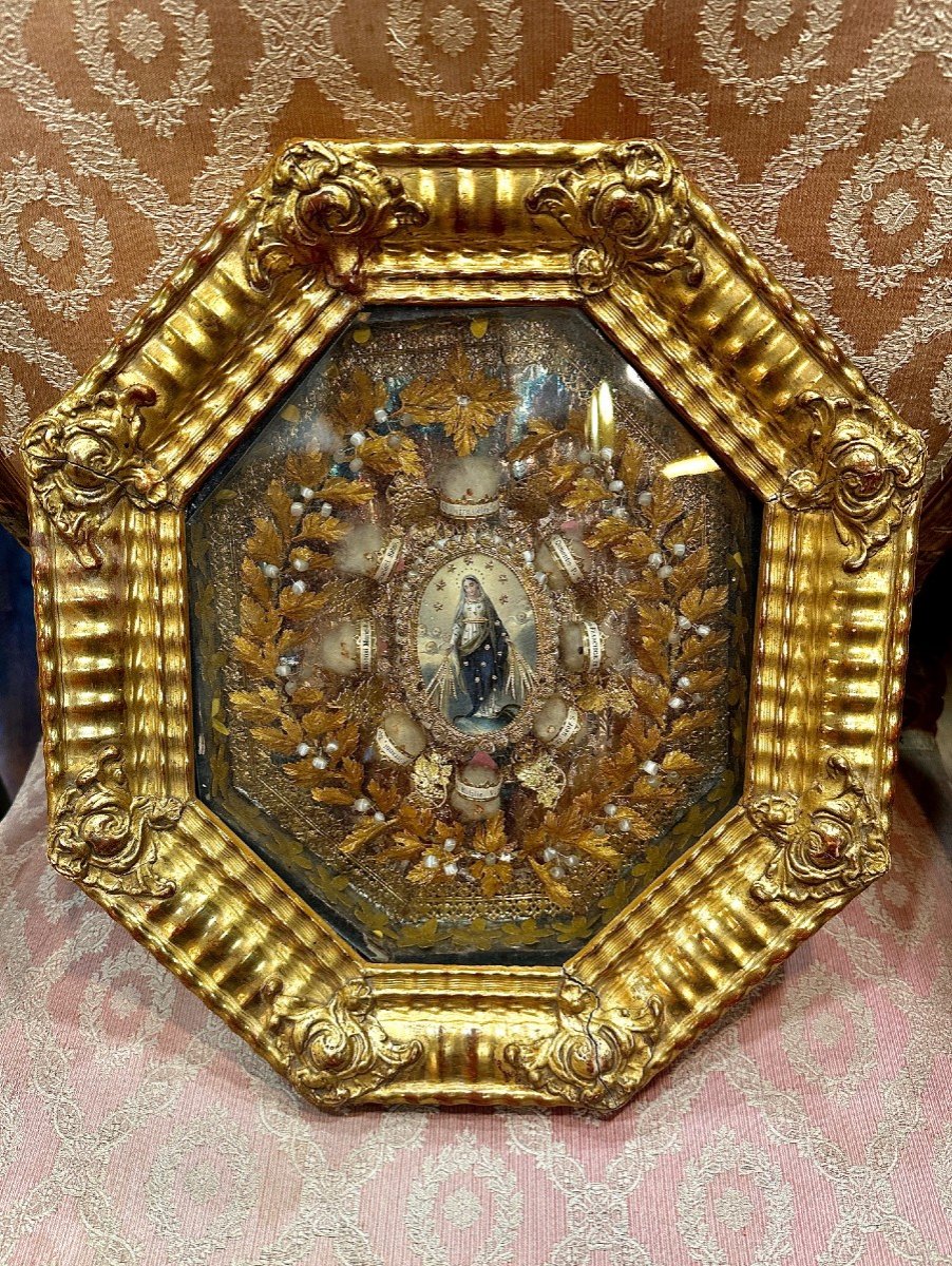 Reliquary In Paperolles - Golden Frame - 19th Century