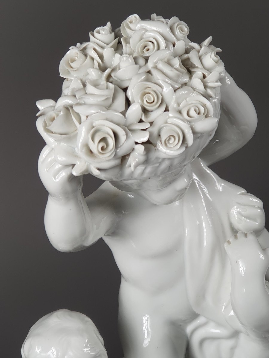 Capodimonte  - Groupe En Porcelaine &eacute;maill&eacute;e - Putti Aux Fleurs d'Apr&egrave;s Badessi-photo-3