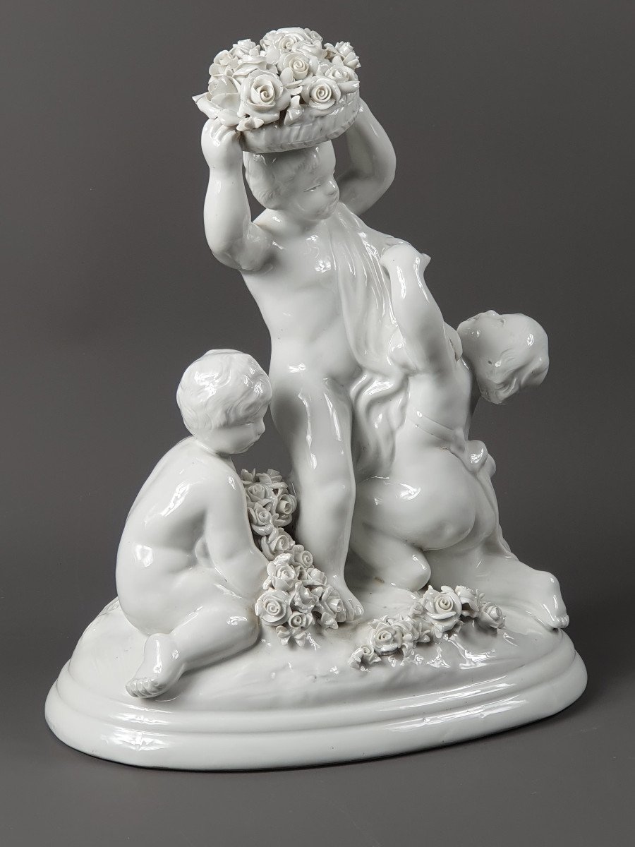 Capodimonte  - Groupe En Porcelaine &eacute;maill&eacute;e - Putti Aux Fleurs d'Apr&egrave;s Badessi-photo-8