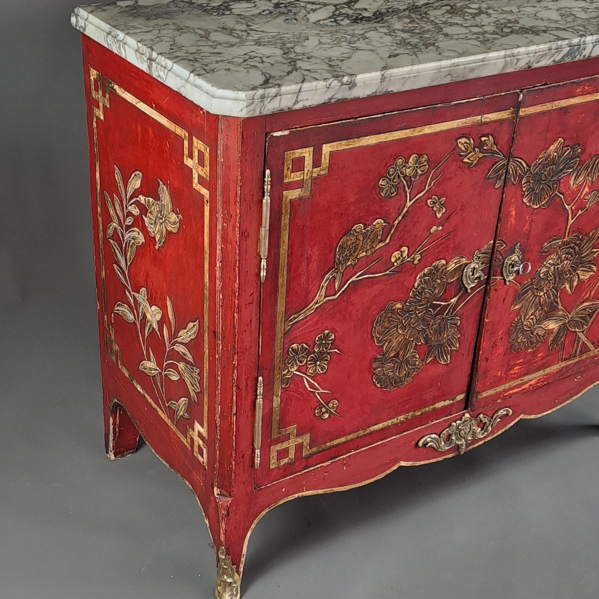 Transition Period Commode In Red And Gold Chinese Lacquer-photo-3