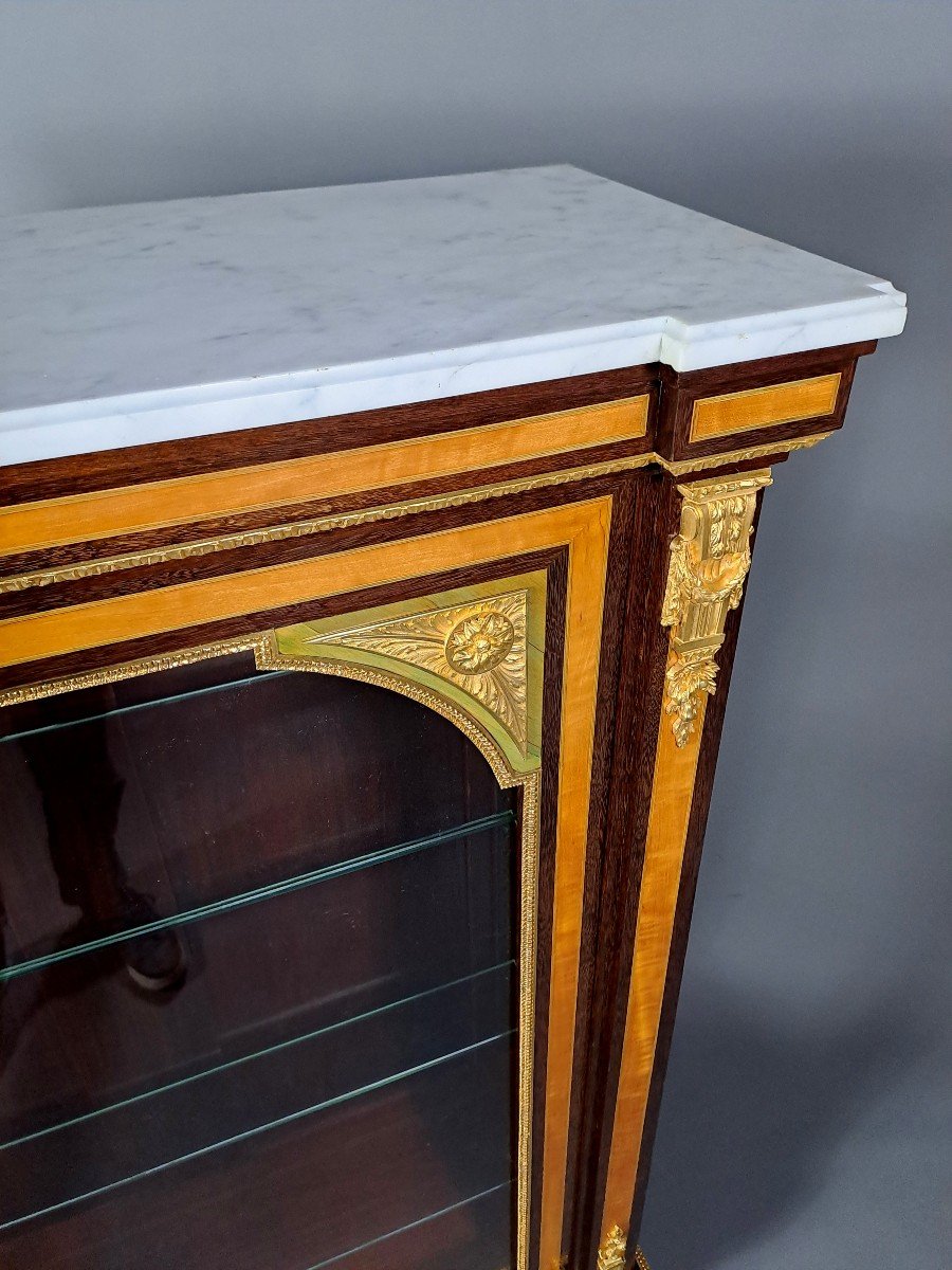 Louis XVI Style Showcase In Marquetry And Gilt Bronze-photo-4