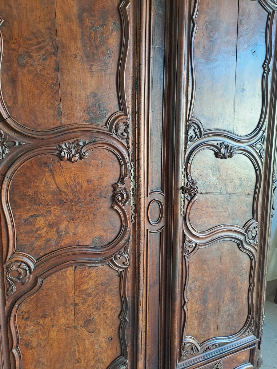 Louis XV Wedding Wardrobe In Carved Walnut-photo-1