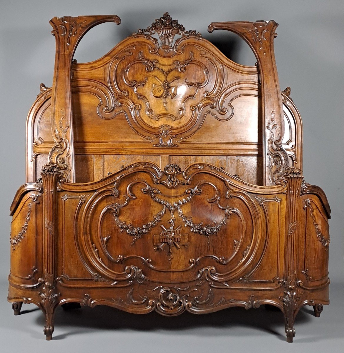 Rocaille Bedroom Furniture In Carved Walnut Stamped Bardié In Bordeaux-photo-2